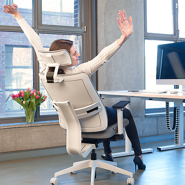 chaise de bureau ergonomique : comment lutter contre le mal de dos