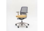 Ensemble Fauteuil Evo, bureau Ogi Y et caisson 11